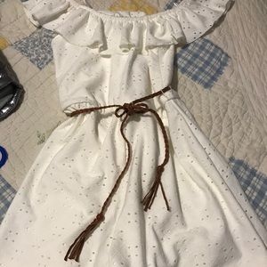 Lacey dress with weaved belt